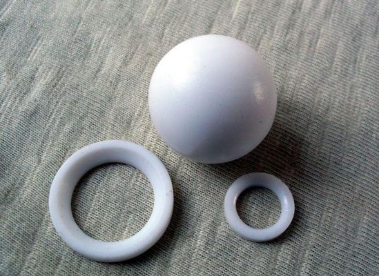 Anti-Corrosion Polytetrafluoroethylene Balls / White PTFE Material For Sealing Parts supplier